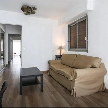 Viva Riviera - 1 Rue Victor Cousin *